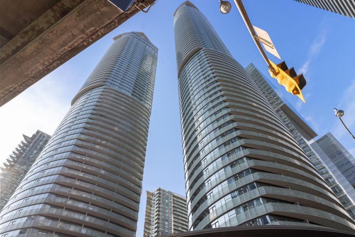 Rustic Dt Condo 1 Bed & Sofabed Toronto Exterior photo