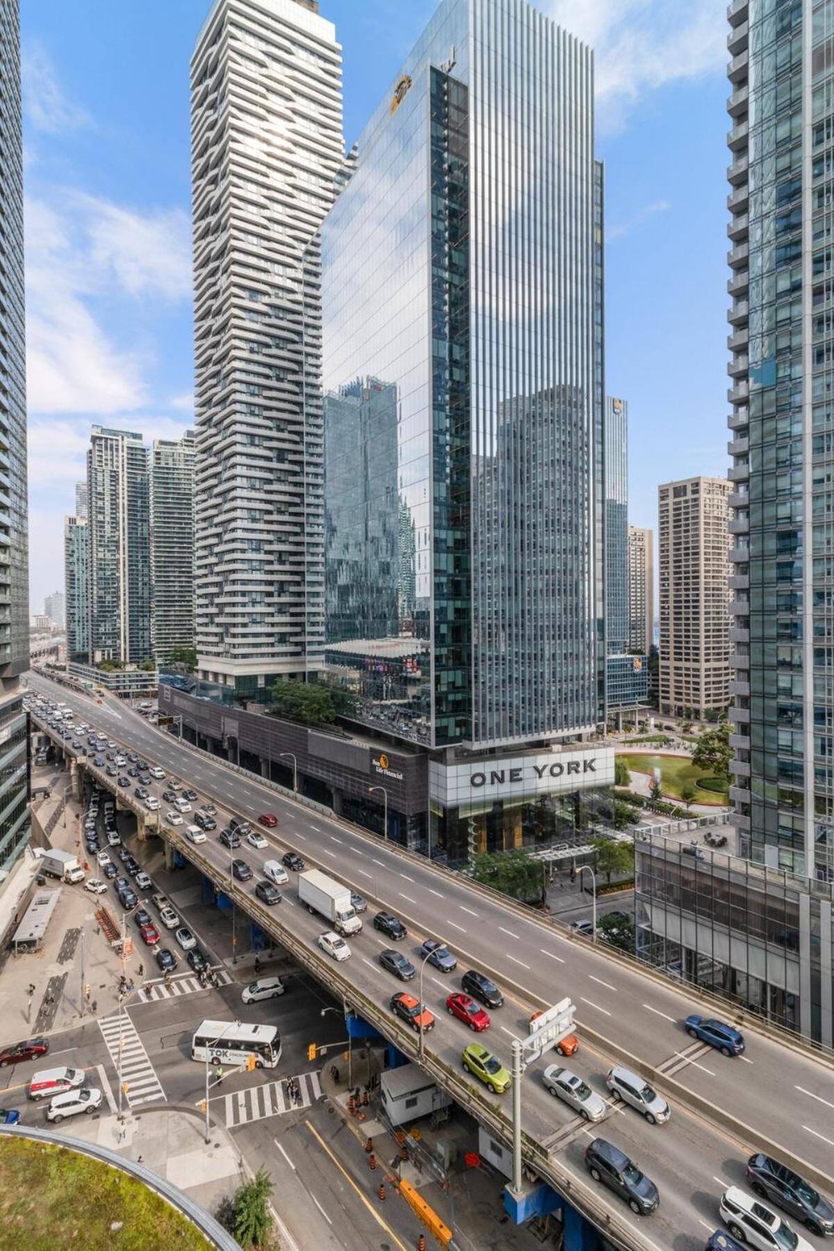 Rustic Dt Condo 1 Bed & Sofabed Toronto Exterior photo